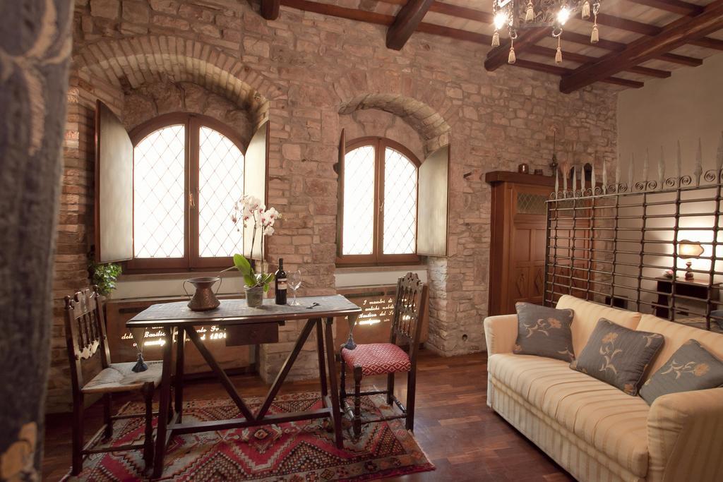 Loggia Dei Maestri Comacini Apartment Assisi Room photo